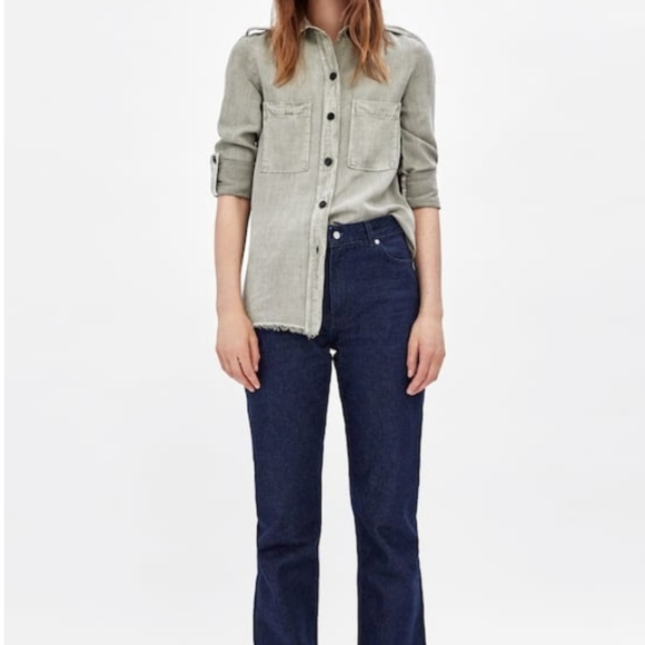 🦋 3/$25 Zara Grey/Green Denim Button-Up - Picture 3 of 3